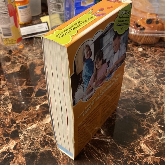 Hands-On Bible NLT (Softcover) Early Childhood Learning Bible. - Picture 4 of 11